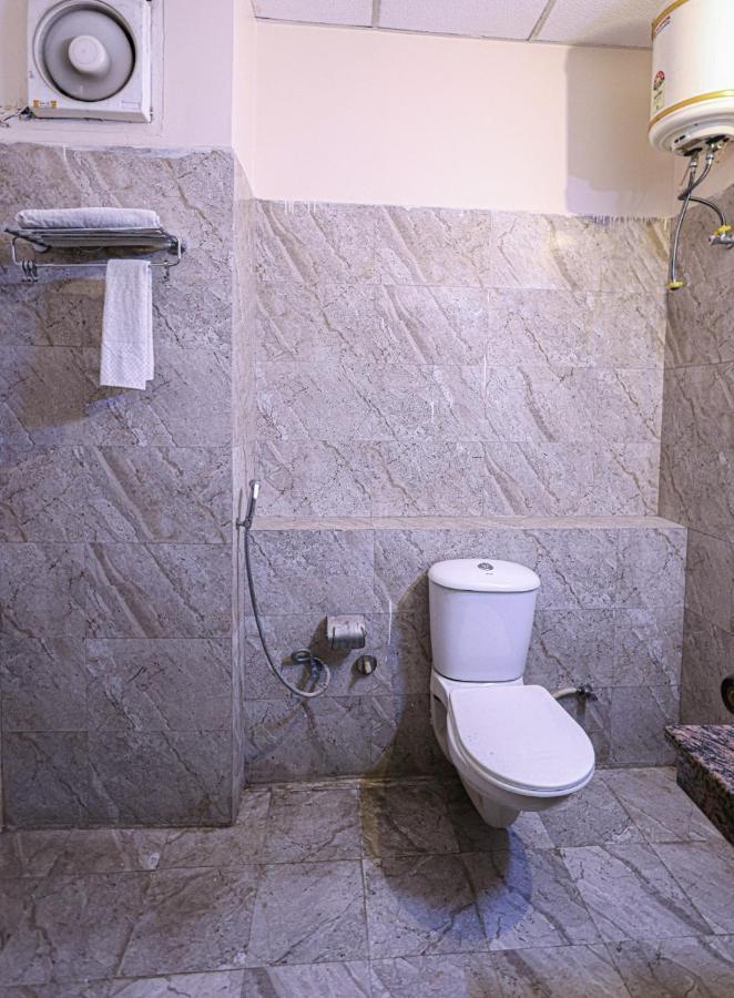 Hotel The Leaf - Gomti Nagar Lucknow Exterior photo