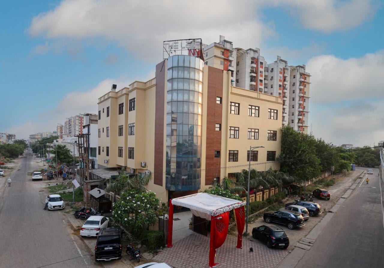 Hotel The Leaf - Gomti Nagar Lucknow Exterior photo
