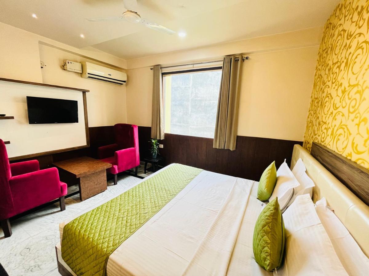Hotel The Leaf - Gomti Nagar Lucknow Exterior photo