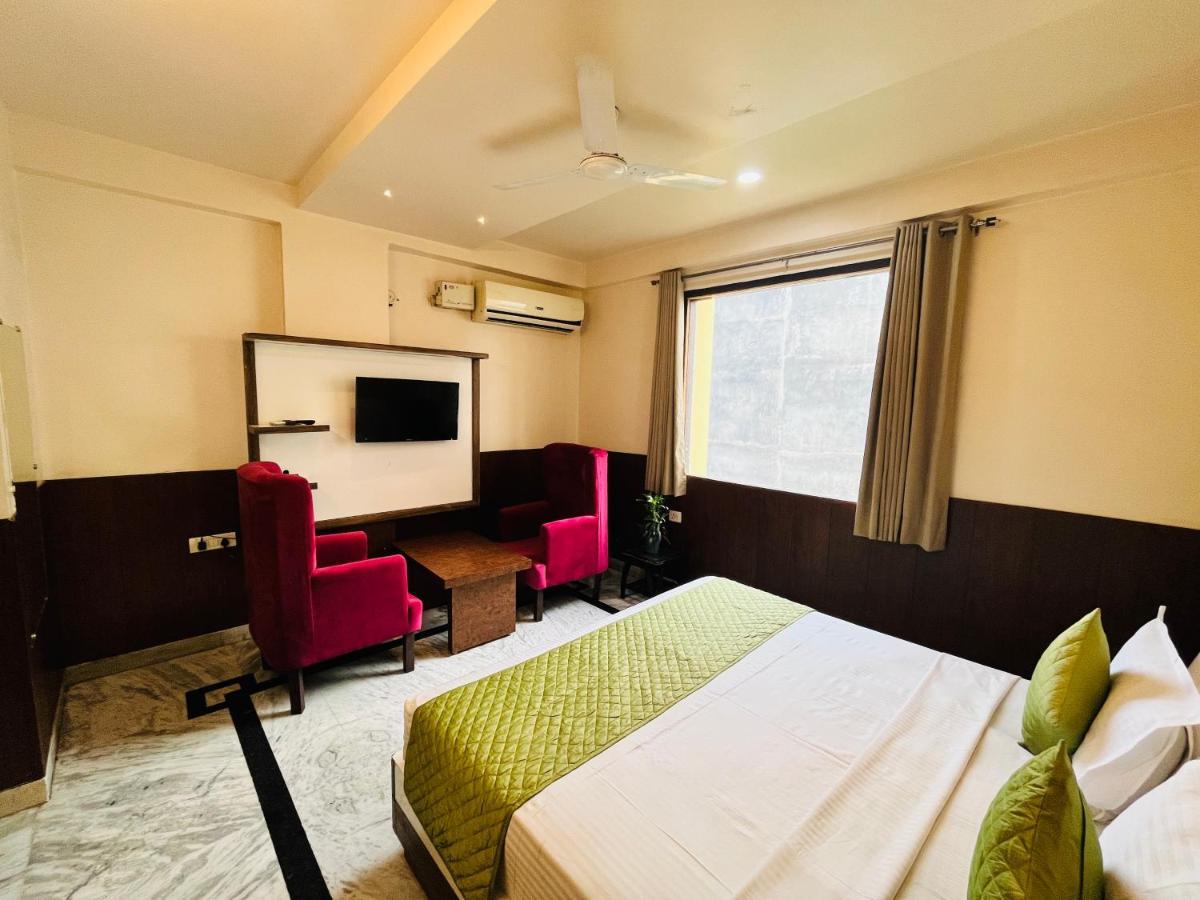 Hotel The Leaf - Gomti Nagar Lucknow Exterior photo