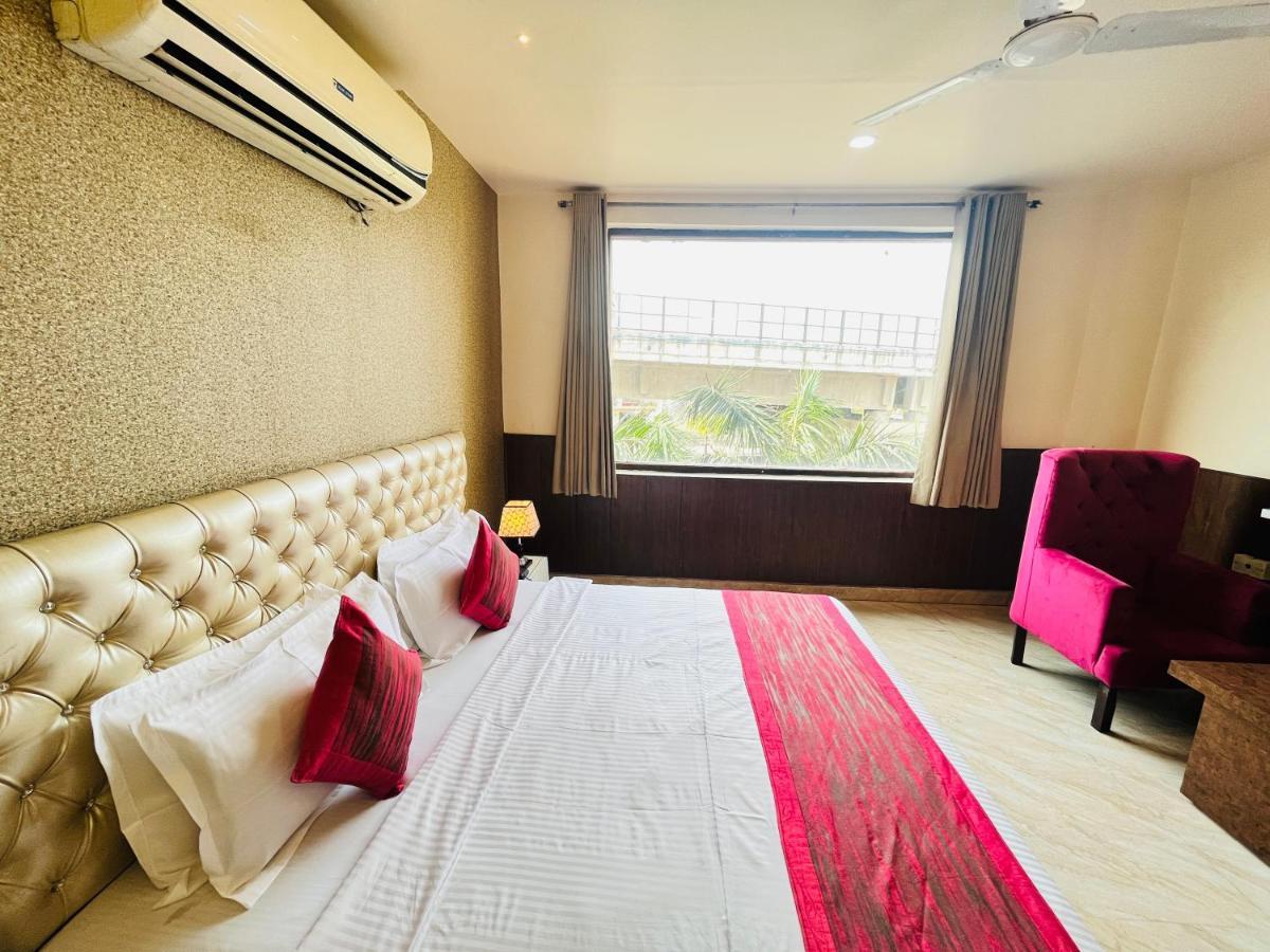 Hotel The Leaf - Gomti Nagar Lucknow Exterior photo