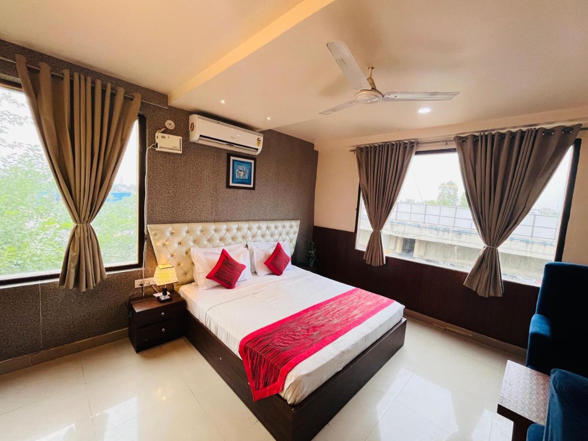 Hotel The Leaf - Gomti Nagar Lucknow Exterior photo