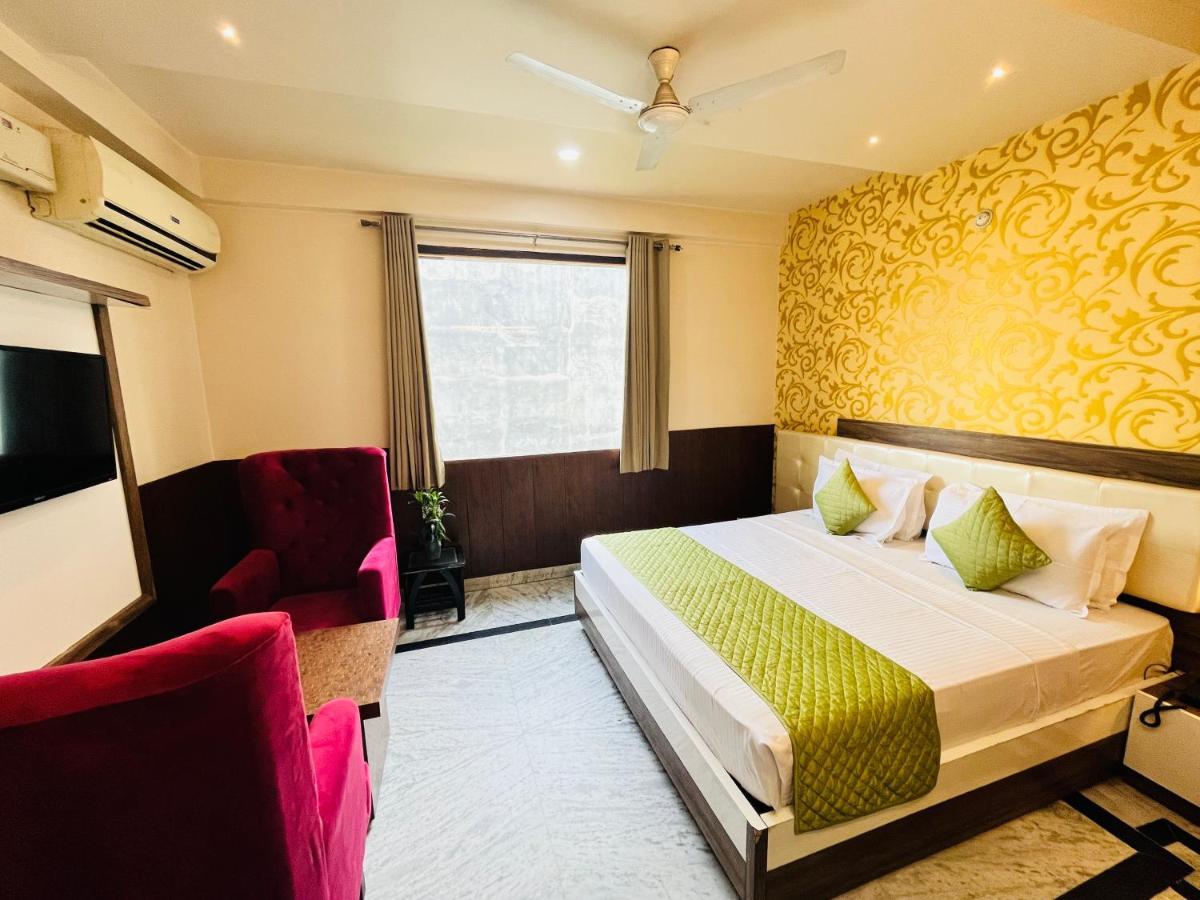 Hotel The Leaf - Gomti Nagar Lucknow Exterior photo